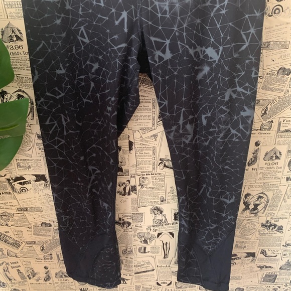Lululemon run inspire crop mesh star crushed coal - Picture 3 of 10